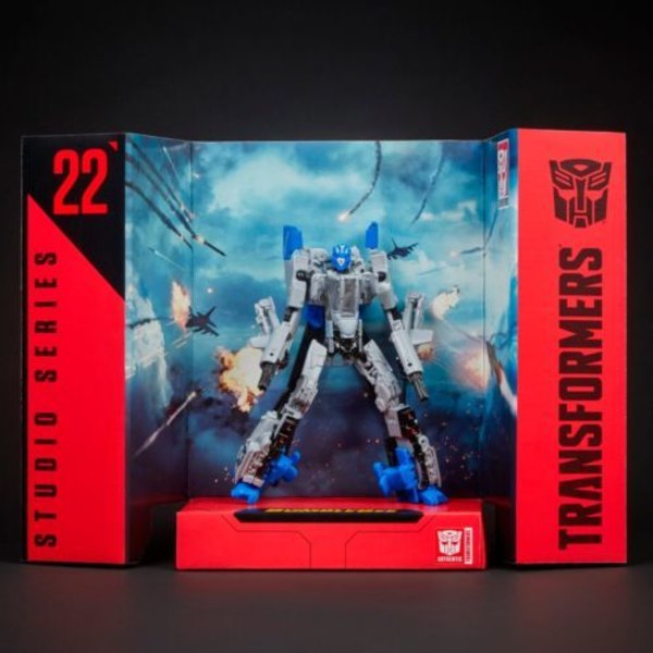 New Studio Series Images   VW Bug Bumblebee, Dropkick, KSI Sentry   (4 of 9)